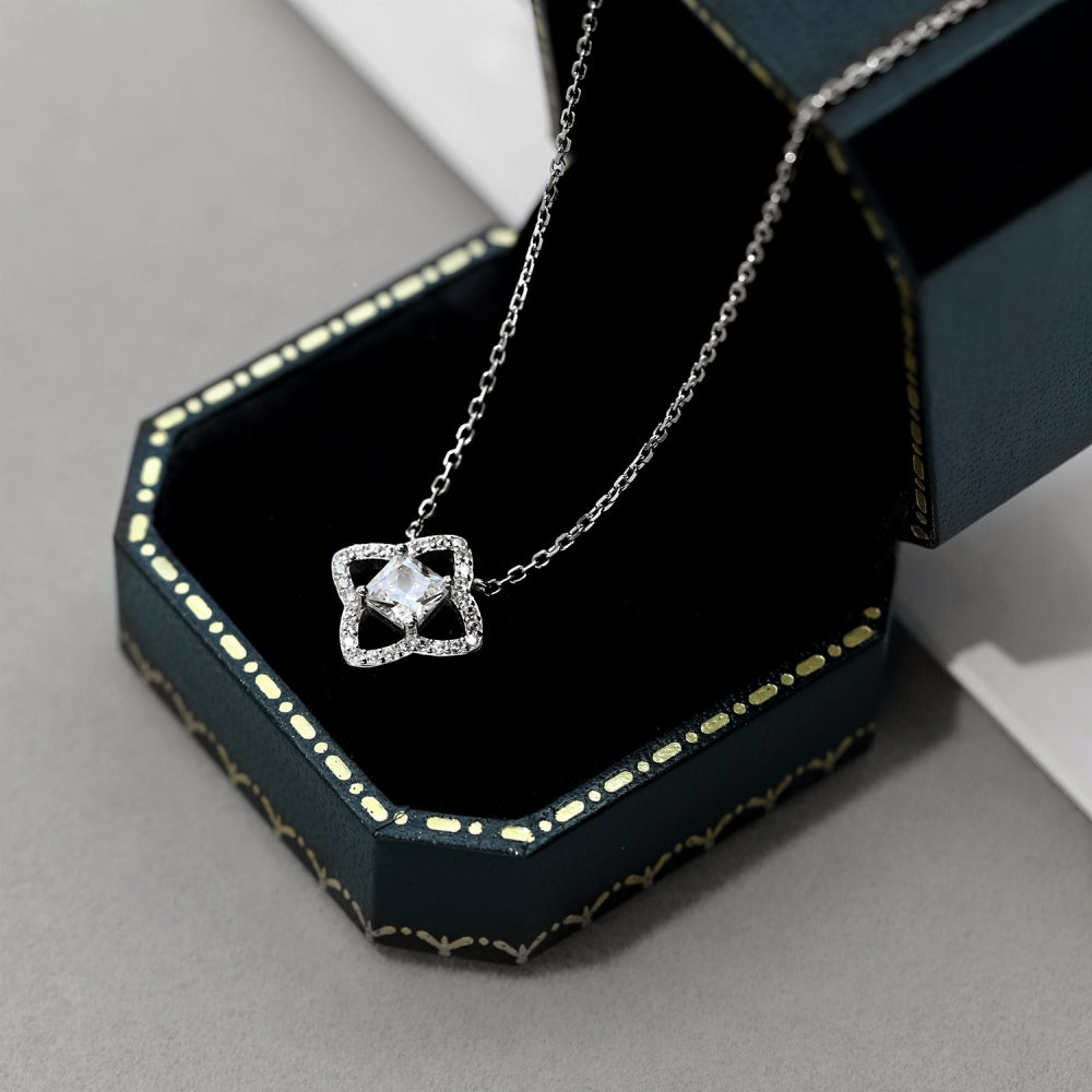 Exquisite Flower Shape Princess Cut Necklace