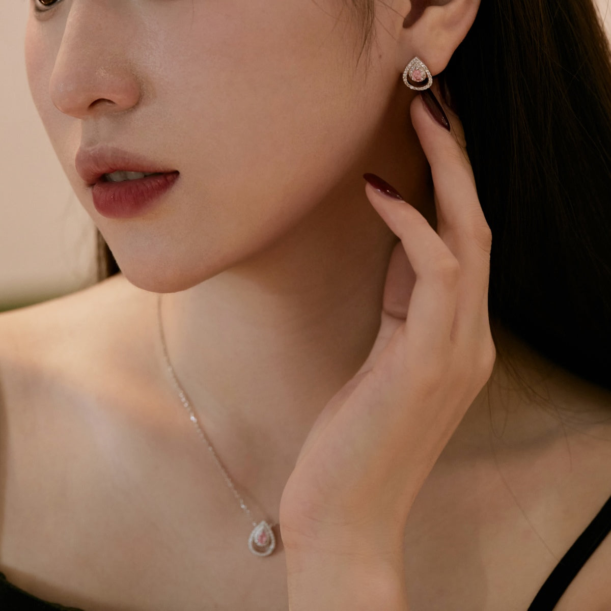 Sparkling Delicate Water Drop Shape Daily Earrings