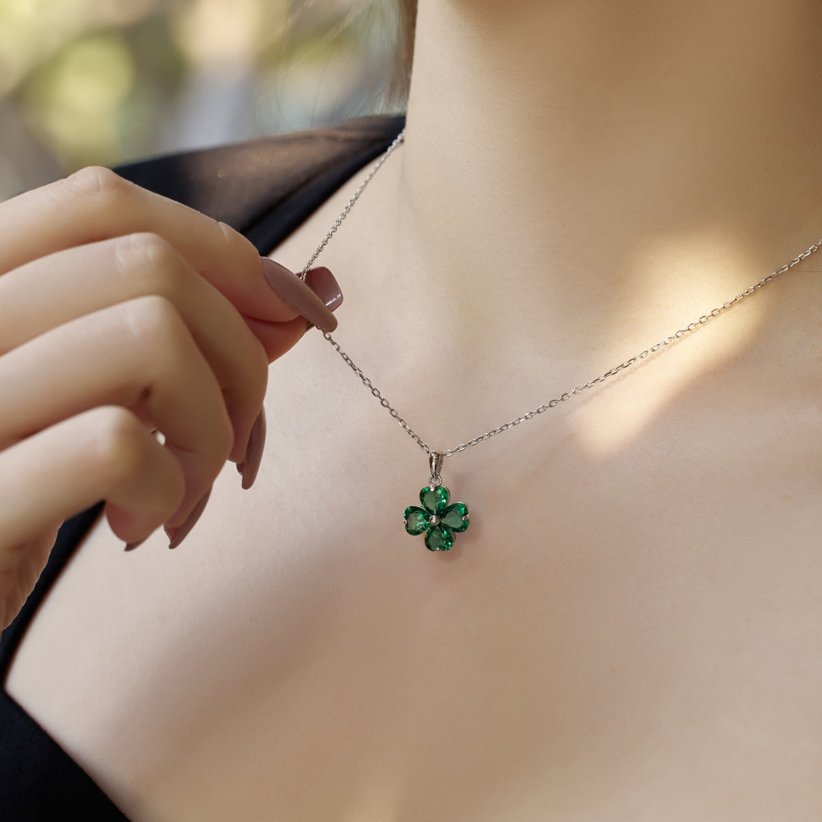 Heart-Shaped Four-Leaf Clover Bead Necklace