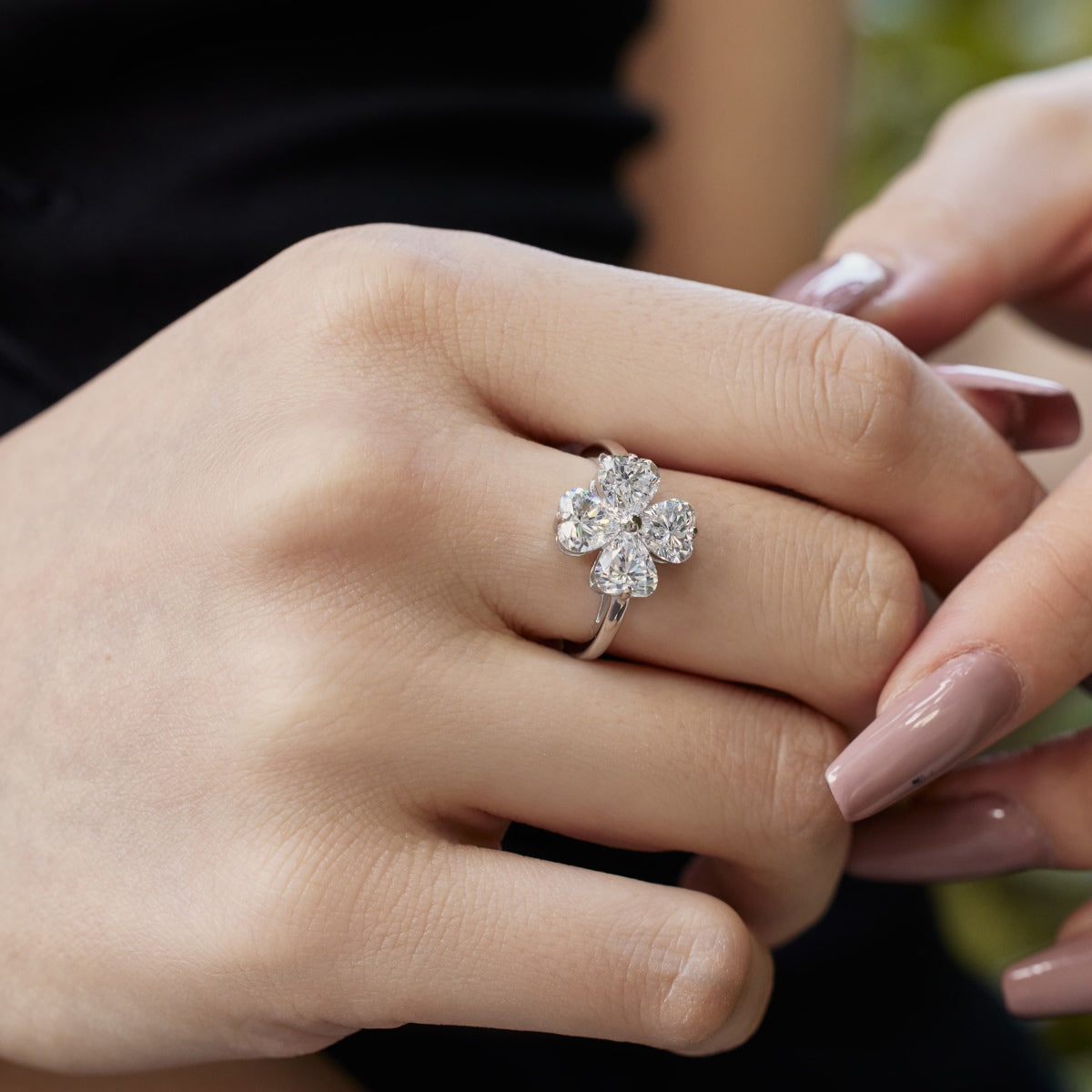 Heart-shaped Four-Leaf Clover Ball Ring